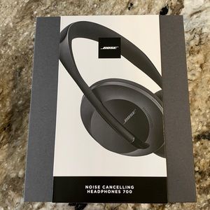 COPY - Brand new never used Bose noise cancelling headphones